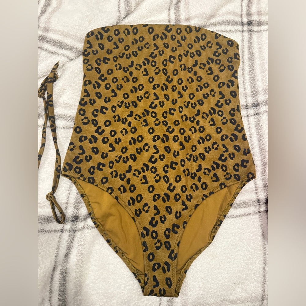 Size large cheetah bring strapless one piece bathing suit